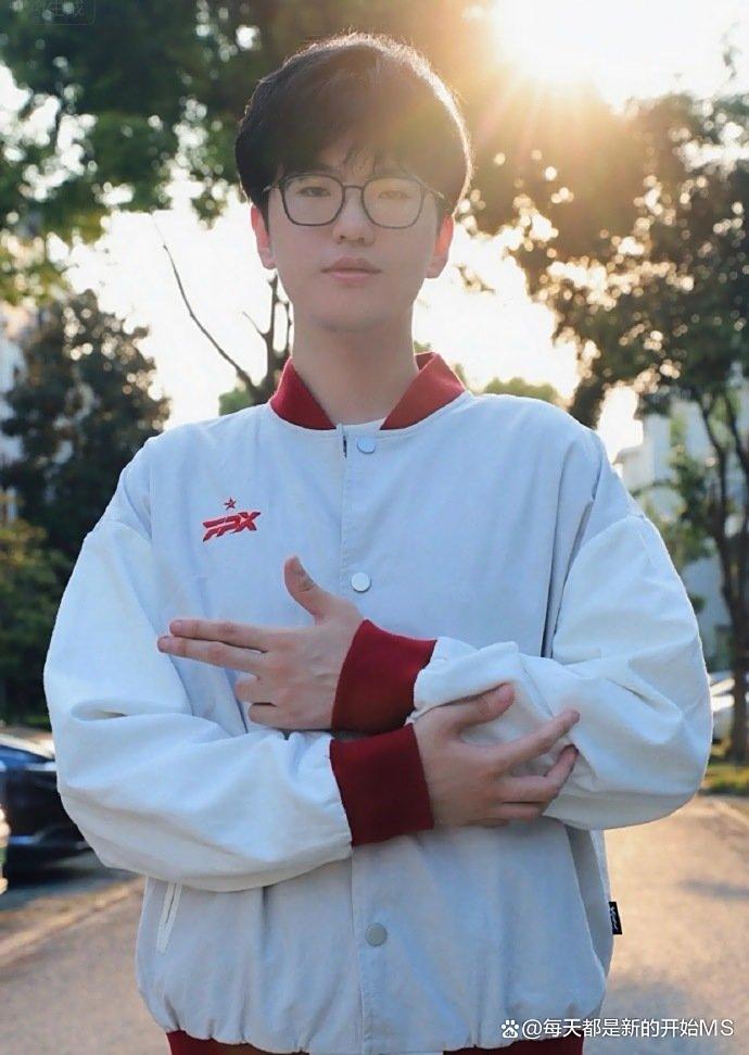 YABO-包含Ming迎来二十赛季高光表现，FPX球迷沸腾！的词条