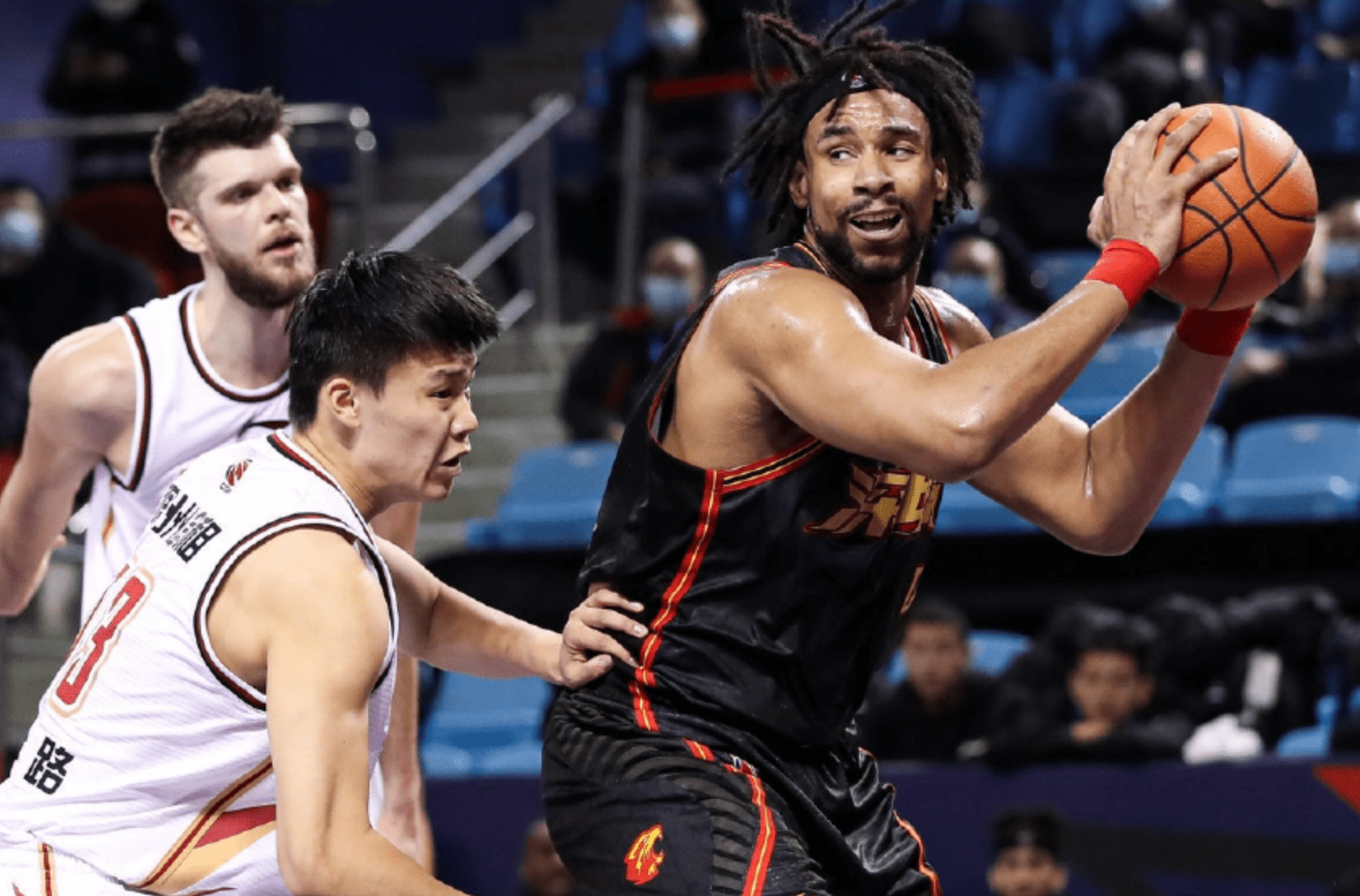 YABO-德布劳内巅峰对决，巴特勒与50激战C9分钟，比分优势明显胜负难料！的简单介绍